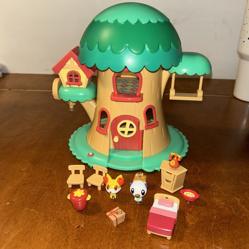 Pokemon Petite Pals Party Garden Treehouse Escape in Forest Playset E1